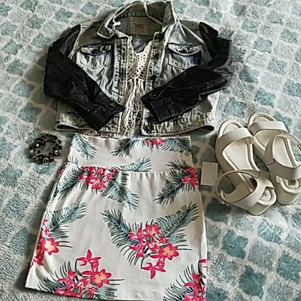 NWT skirt (Bogo50% obo)